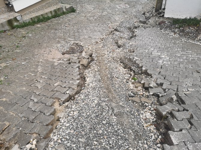 Dikili Yağmura Teslim Oldu
