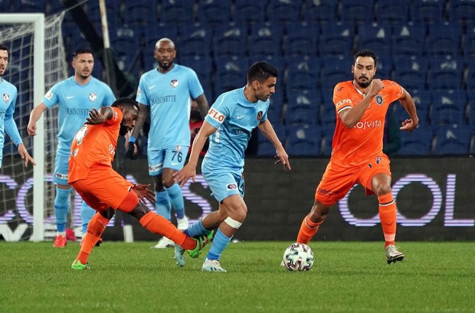 Süper Lig: Medipol Başakşehir: 0 - Gaziantep Fk: 0 (Maç Devam Ediyor)
