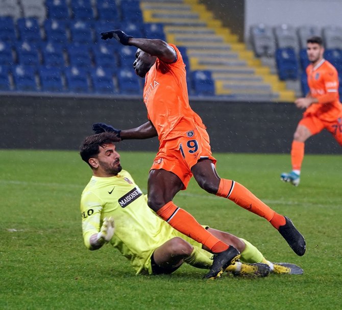 Süper Lig: Medipol Başakşehir: 1 - Gaziantep Futbol Kulübü: 2 (Maç Sonucu)