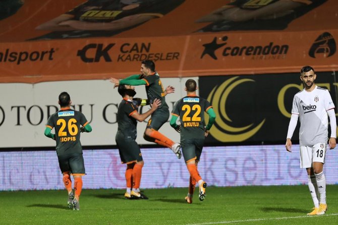 Süper Lig: Aytemiz Alanyaspor: 2 - Beşiktaş: 1 (Maç Sonucu)