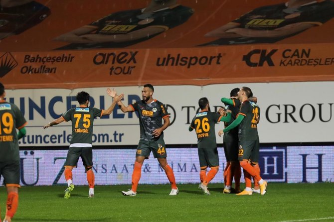 Süper Lig: Aytemiz Alanyaspor: 2 - Beşiktaş: 1 (Maç Sonucu)