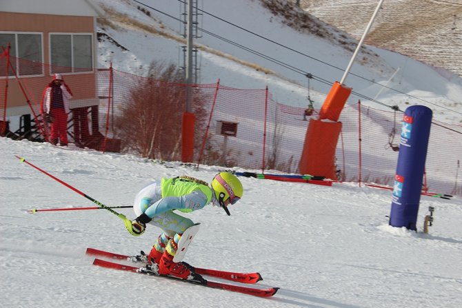 Anatolia Kupası Kayak Yarışları 11 Ülkenin Katılımıyla Erzurum’da Başladı