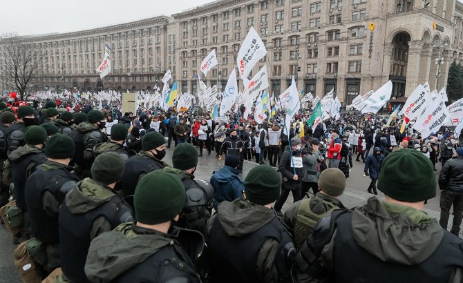 Ukrayna’da Protestolar Devam Ediyor: 40 Polis Yaralandı