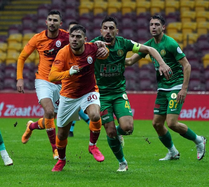 Ziraat Türkiye Kupası: Galatasaray: 1 - Darıca Gençlerbirliği: 0 (İlk Yarı)