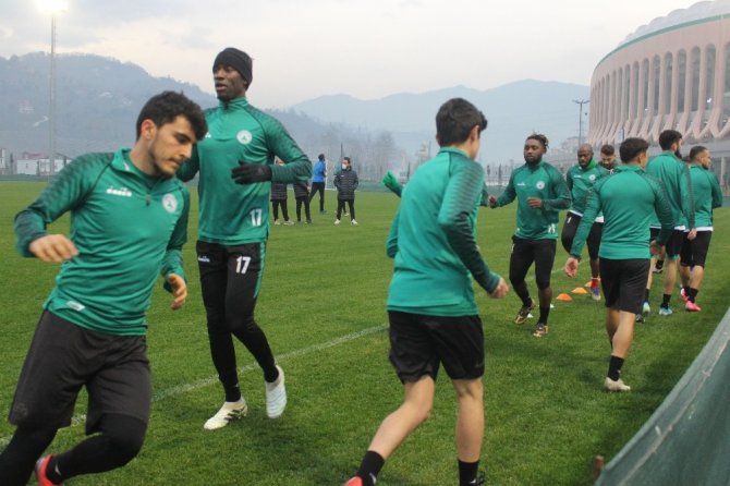 Giresunspor, Çotanak Spor Kompleksi’nde İlk Antrenmanını Yaptı