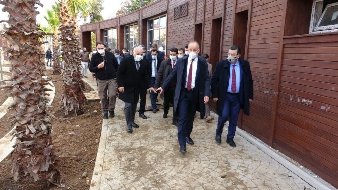 Toki Başkanı Bulut Hüseyin Avni Aker Stadı’nın Yerinde Yapımı Süren Millet Bahçesindeki Çalışmaları İnceledi