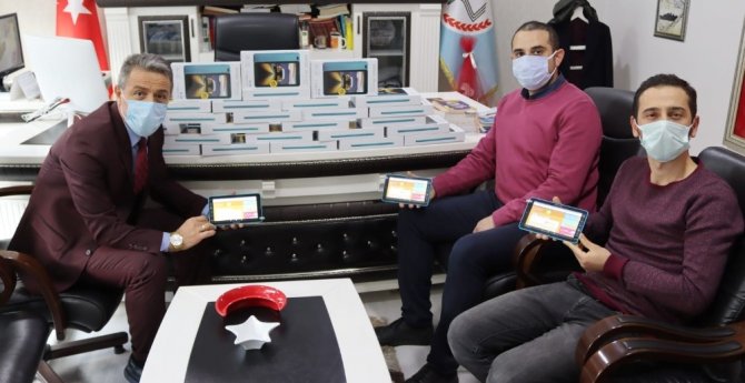 Maçka’da 8. Sınıflara Tablet Dağıtıldı