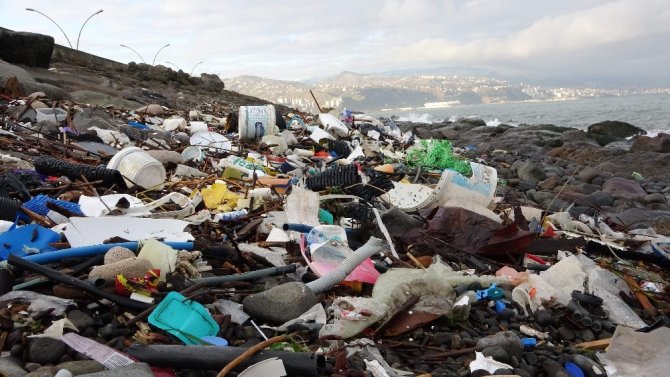 Biz Kirlettik Dalgalar Geri Verdi