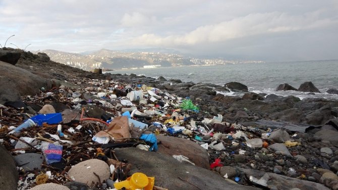 Biz Kirlettik Dalgalar Geri Verdi