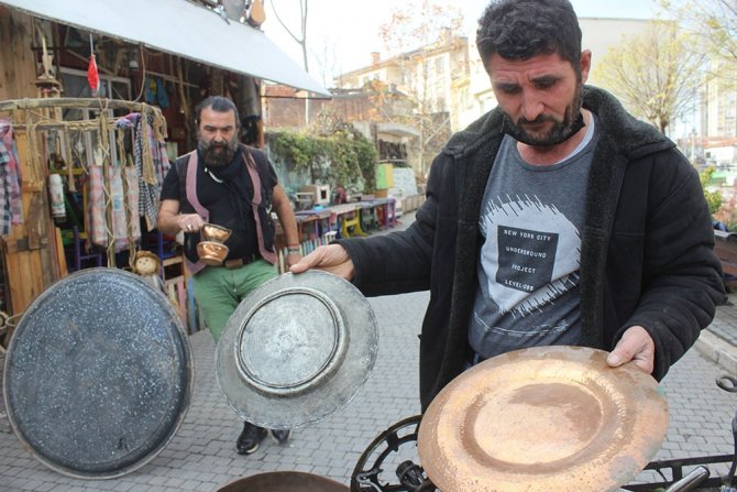 Gözü Gibi Baktığı Antikaları Hurdacıya Sattı