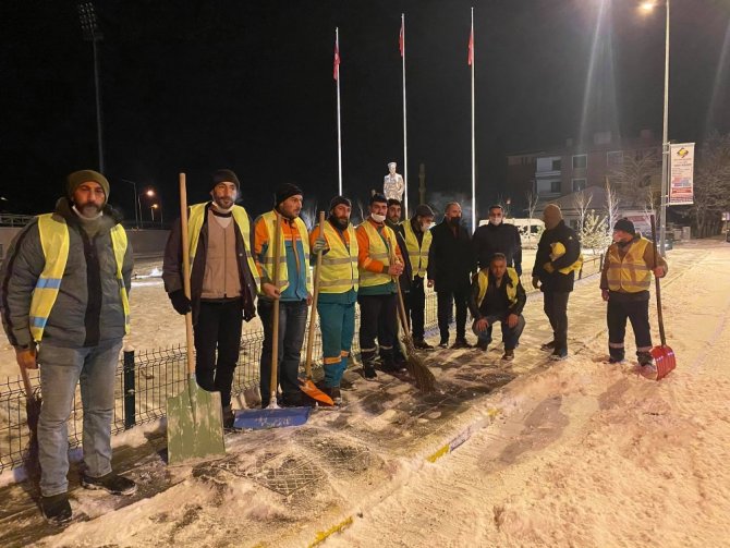 Karla Birlikte Karla Mücadele Ekiplerine İkramiye Yağdı