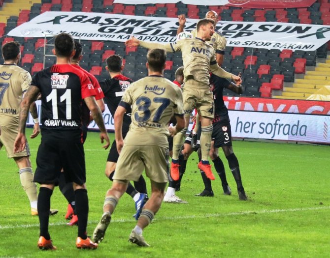 Süper Lig: Gaziantep Fk: 2 - Fenerbahçe: 1 (İlk Yarı)