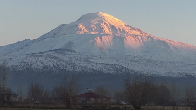 Ağrı Dağı Görüntüsü İle Hayran Bıraktı