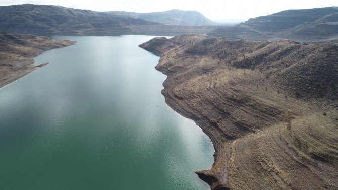 Ürküten Görüntü, Sular Çekildi Mezarlık Ortaya Çıktı