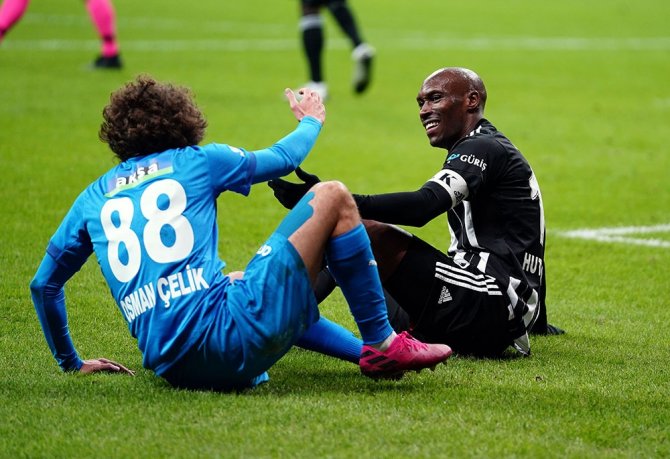 Süper Lig: Beşiktaş: 0 - Bb Erzurumspor: 0 (İlk Yarı)