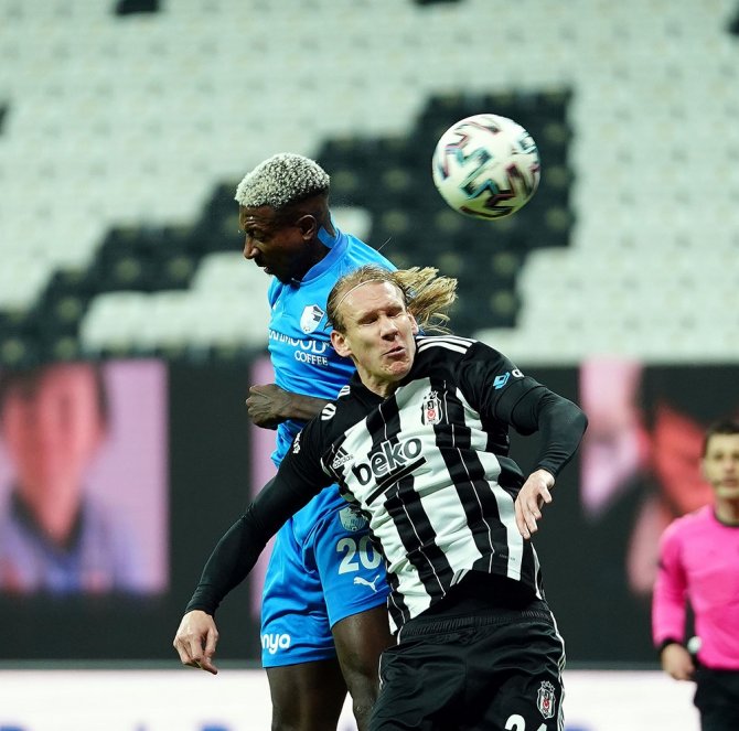 Süper Lig: Beşiktaş: 0 - Bb Erzurumspor: 0 (İlk Yarı)