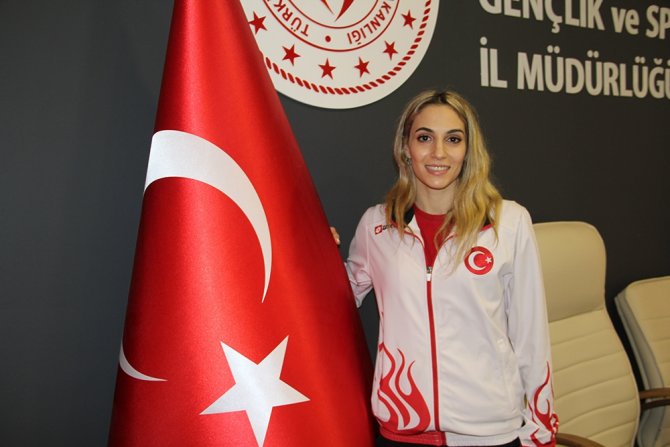Şampiyonu, Şampiyonlar Karşıladı