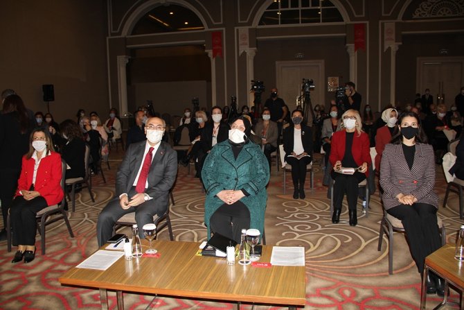 Bakan Selçuk: “Kadınlarımız Toplumun Akciğeri”