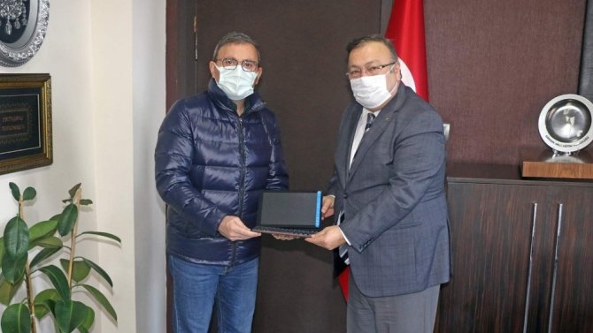 Giresun Ticaret Ve Sanayi Odası’ndan 55 Adet Tablet Bilgisayar Bağışı