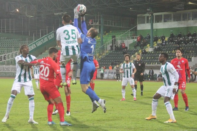 Tff 1. Lig: Giresunspor 0 - Altınordu: 0 (İlk Yarı)