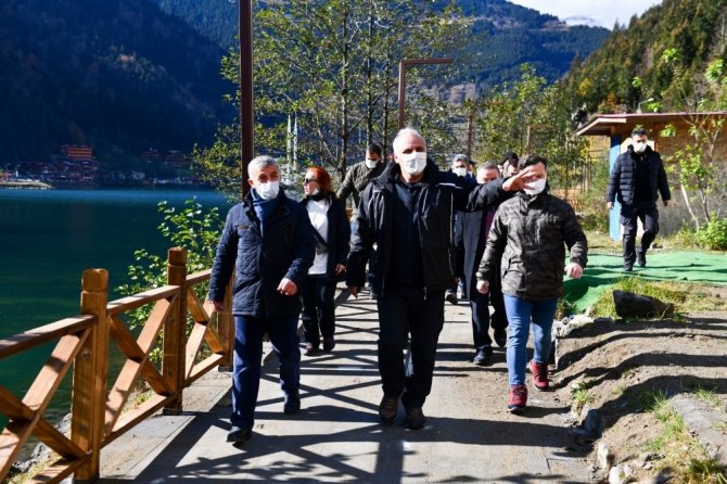 Başkan Zorluoğlu Uzungöl’de İncelemelerde Bulundu