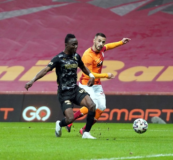 Süper Lig: Galatasaray: 2 - Göztepe: 1 (İlk Yarı)
