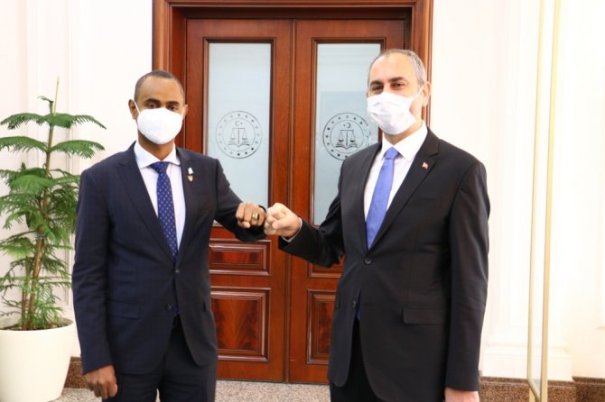 Adalet Bakanı Gül, Somalili Mevkidaşı İle Bir Araya Geldi