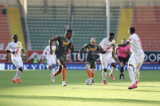 İlk Yarıda Tek Gol Var