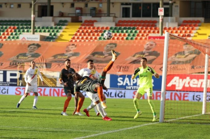 İlk Yarıda Tek Gol Var