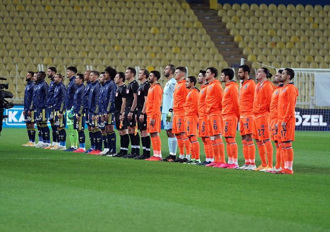 Süper Lig: Fenerbahçe: 0 - Başakşehir: 1 (Maç Devam Ediyor)
