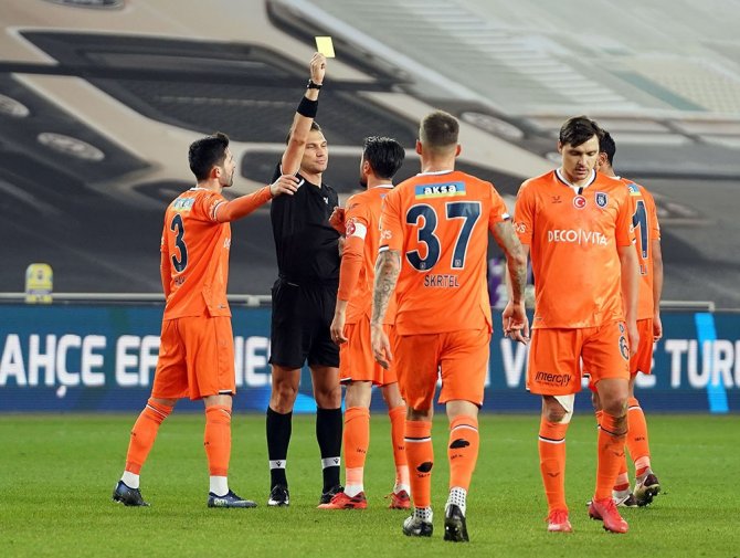 Süper Lig: Fenerbahçe: 4 - Medipol Başakşehir: 1 (Maç Sonucu)