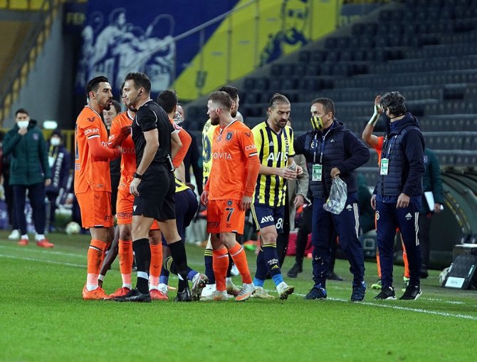 Süper Lig: Fenerbahçe: 4 - Medipol Başakşehir: 1 (Maç Sonucu)