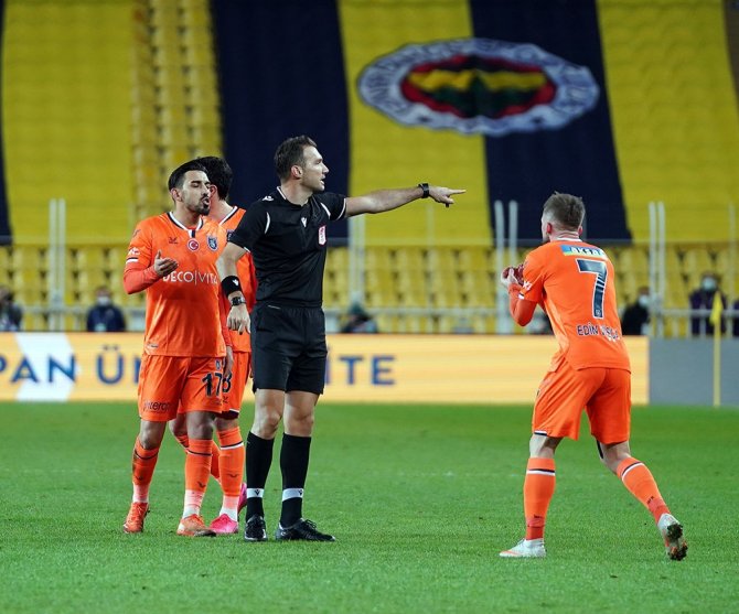 Süper Lig: Fenerbahçe: 4 - Medipol Başakşehir: 1 (Maç Sonucu)