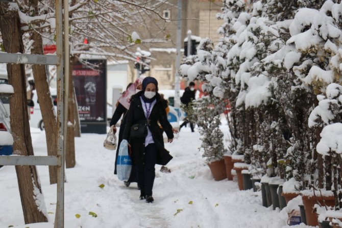 Van’da 3 Aylık Kar Esareti Başladı