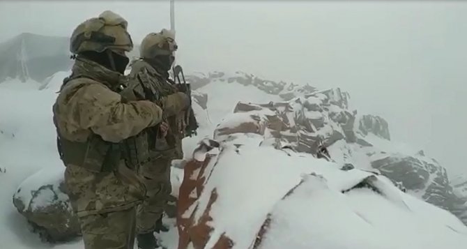 Mehmetçiğin Çetin Kış Şartlarına Rağmen Vatan Nöbeti Sürüyor