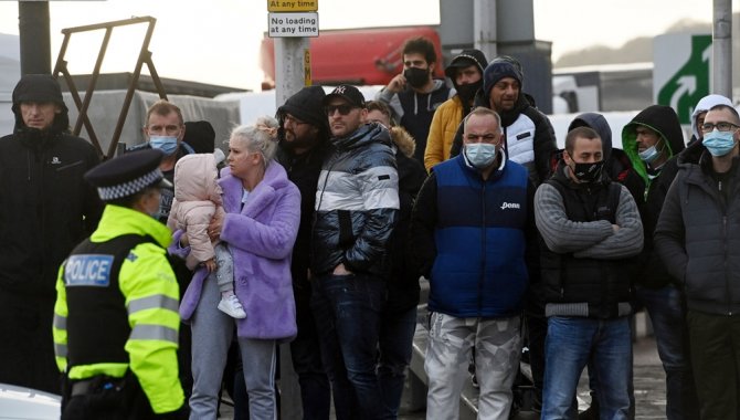 İngiltere Ve Fransa Sınırındaki Gergin Bekleyiş Devam Ediyor