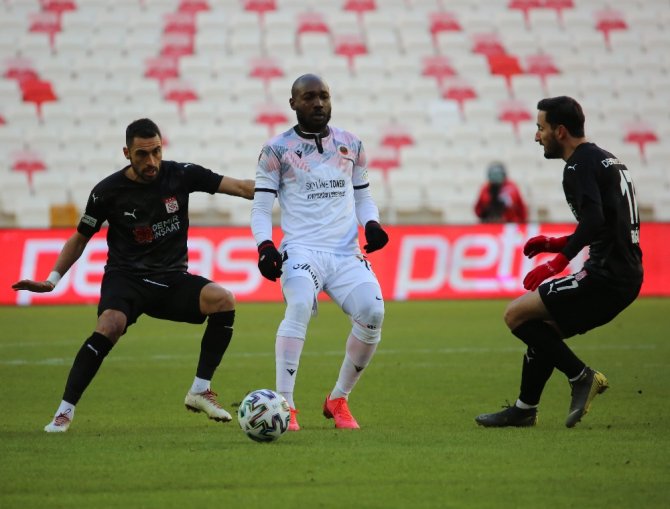 Sivasspor İlk Devreyi 1-0 Önde Bitirdi