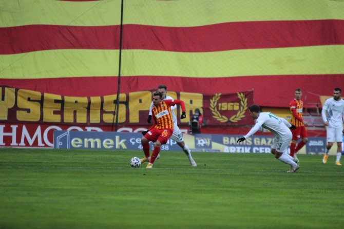 İlk Yarıda Tek Gol Var