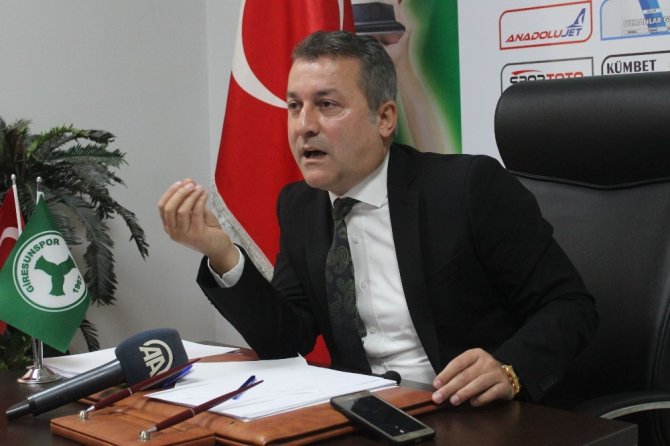 Hakan Karaahmet Destek Alamamaktan Yakındı