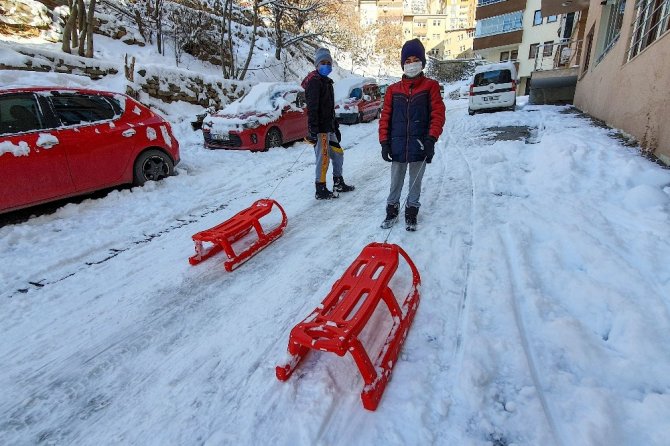 Kar Yağışına En Çok Onlar Sevindi