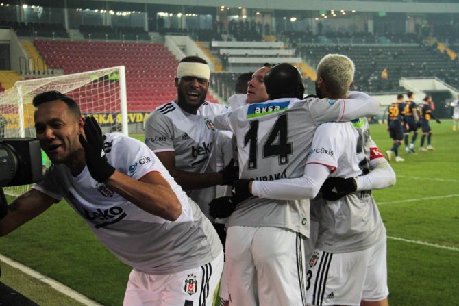 Beşiktaş, 2 Ay Sonra İstanbul Dışında Kazandı!