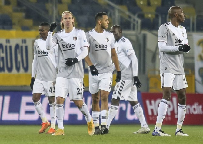 Beşiktaş, 2 Ay Sonra İstanbul Dışında Kazandı!