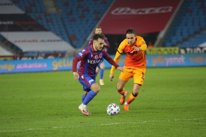 Süper Lig: Trabzonspor: 0 - Galatasaray: 1 (İlk Yarı)