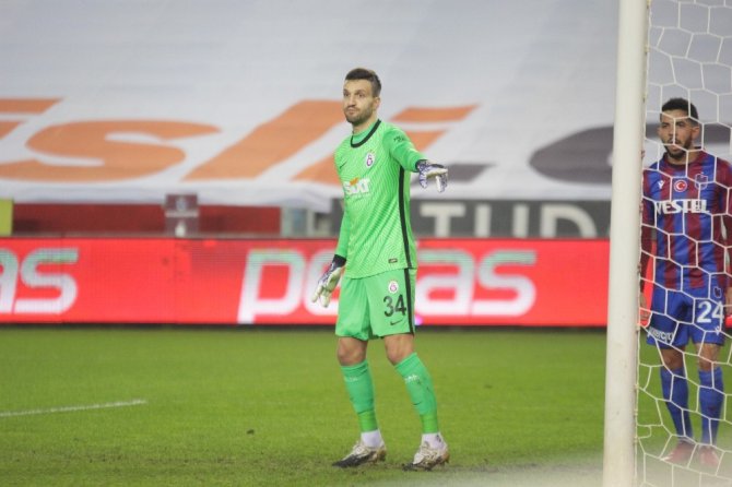 Süper Lig: Trabzonspor: 0 - Galatasaray: 1 (İlk Yarı)
