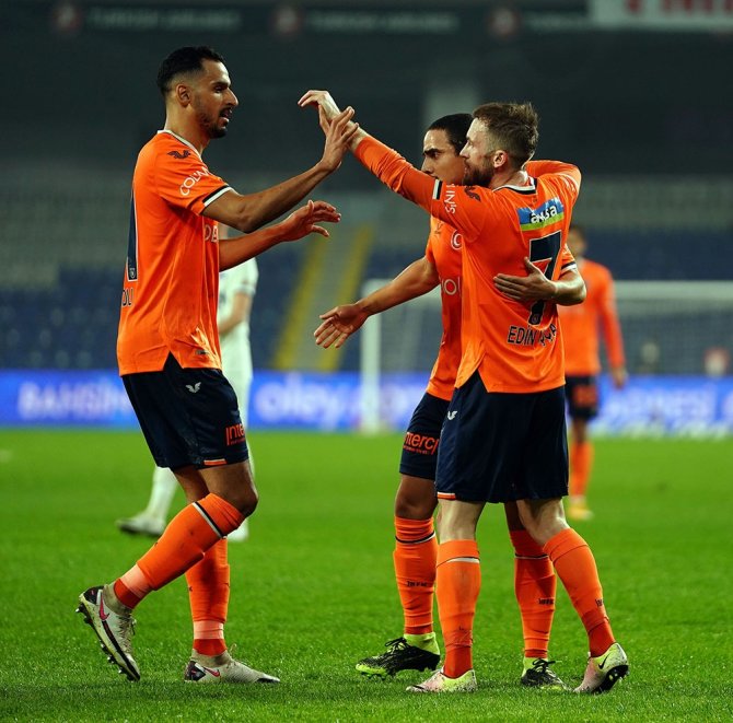 Süper Lig: Medipol Başakşehir: 1 - Kasımpaşa: 1 (İlk Yarı)