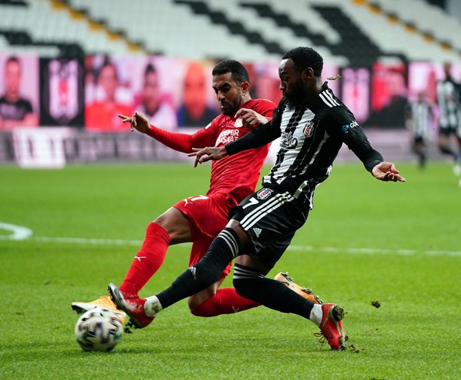 Süper Lig: Beşiktaş: 1 - Sivasspor: 0 (İlk Yarı)