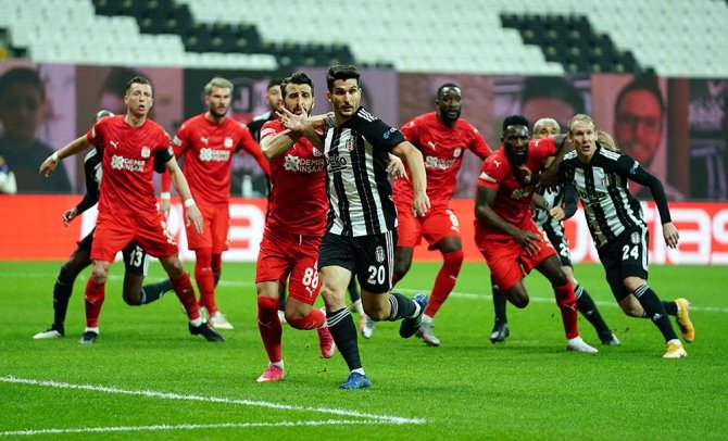 Süper Lig: Beşiktaş: 1 - Sivasspor: 0 (İlk Yarı)