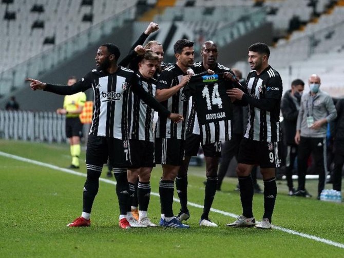 Beşiktaşlı Futbolcular Aboubakar’ı Unutmadı