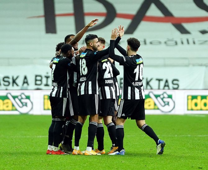 Süper Lig: Beşiktaş: 3 - Sivasspor: 0 (Maç Sonucu)