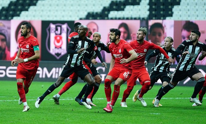 Süper Lig: Beşiktaş: 3 - Sivasspor: 0 (Maç Sonucu)